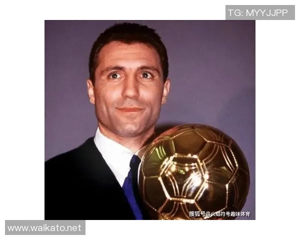 足球明星经典瞬间重现技术揭秘与图片修复的艺术探索 足球明星经典瞬间重现技术揭秘与图片修复的艺术探索