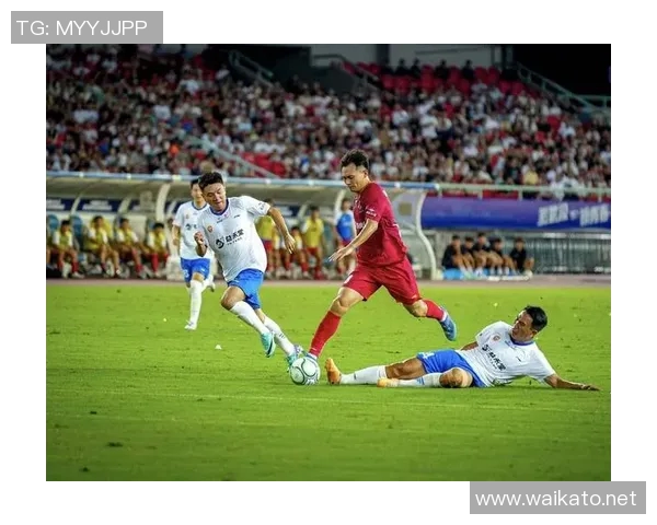 足球明星精彩踢球表演盛宴引发全球球迷热潮 足球明星精彩踢球表演盛宴引发全球球迷热潮