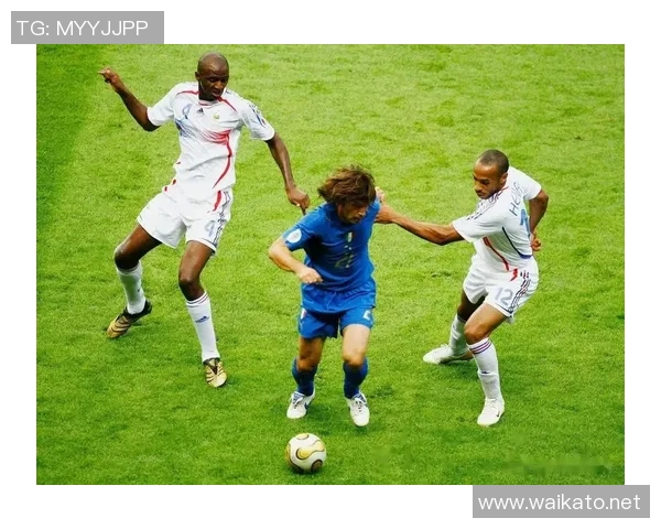 近年来退役的足球明星盘点与他们的传奇故事回顾 近年来退役的足球明星盘点与他们的传奇故事回顾