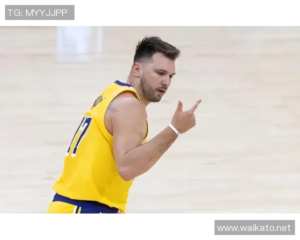 东契奇狂砍73分刷新现役得分纪录独行侠成功终结太阳11连胜传奇之路